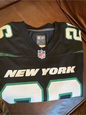 LeVeon Bell NFL men’s Black, White & Green New York Jersey Top